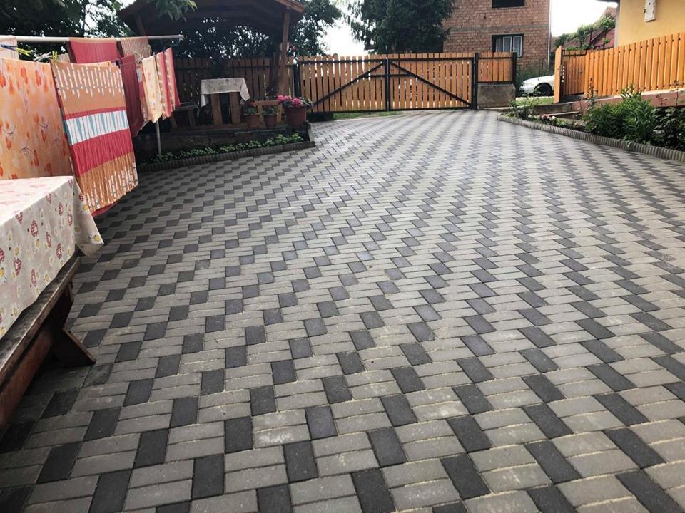 Balázs Vendégház Lupeni  Exterior foto